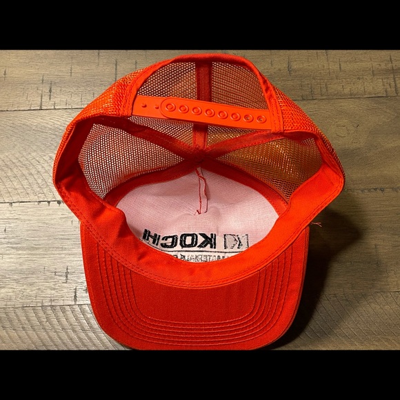 Red, Vintage, 80’s Trucker Hat - Picture 4 of 4